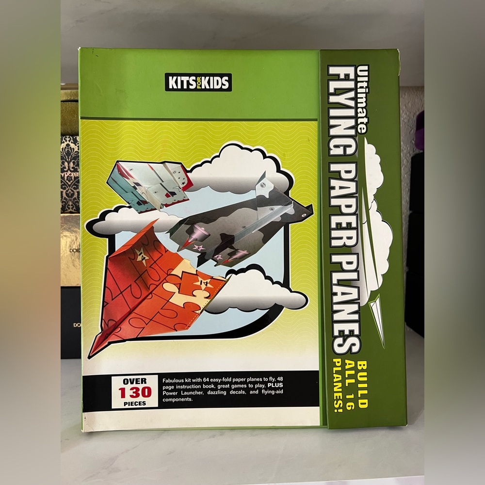 NWT Ultimate Flying Paper Planes Kit 130+ Pieces